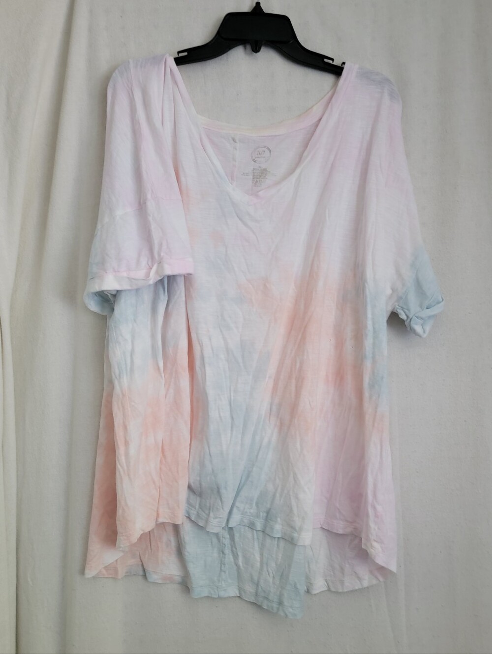 Light Tie-Dye V-Neck Women's Top in Pastel Pink & Blue
